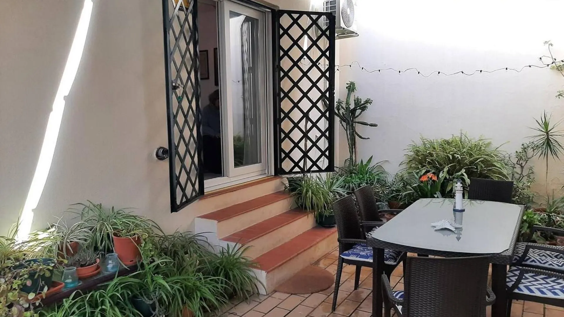 Charming Apartment In Cadiz Near The Beach 63 M² + Terrace