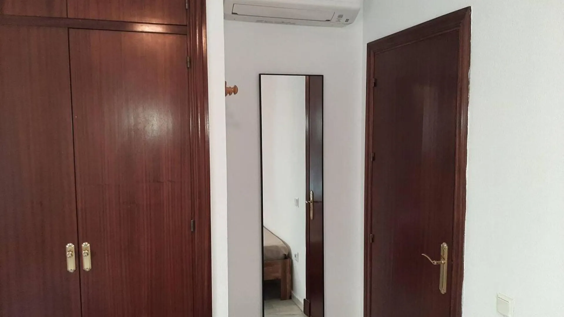 Charming Apartment In Cadiz Near The Beach 63 M² + Terrace