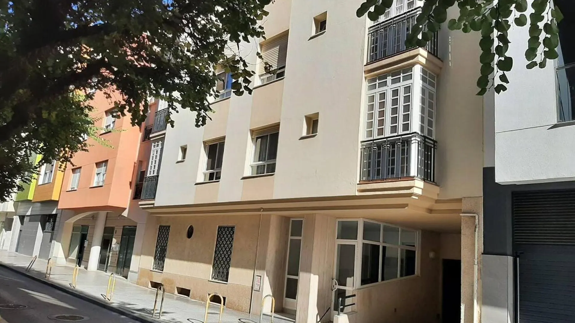 Charming Apartment In Cadiz Near The Beach 63 M² + Terrace