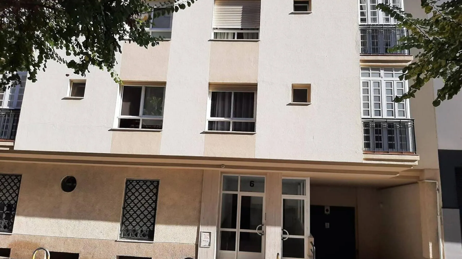 Charming Apartment In Cadiz Near The Beach 63 M² + Terrace
