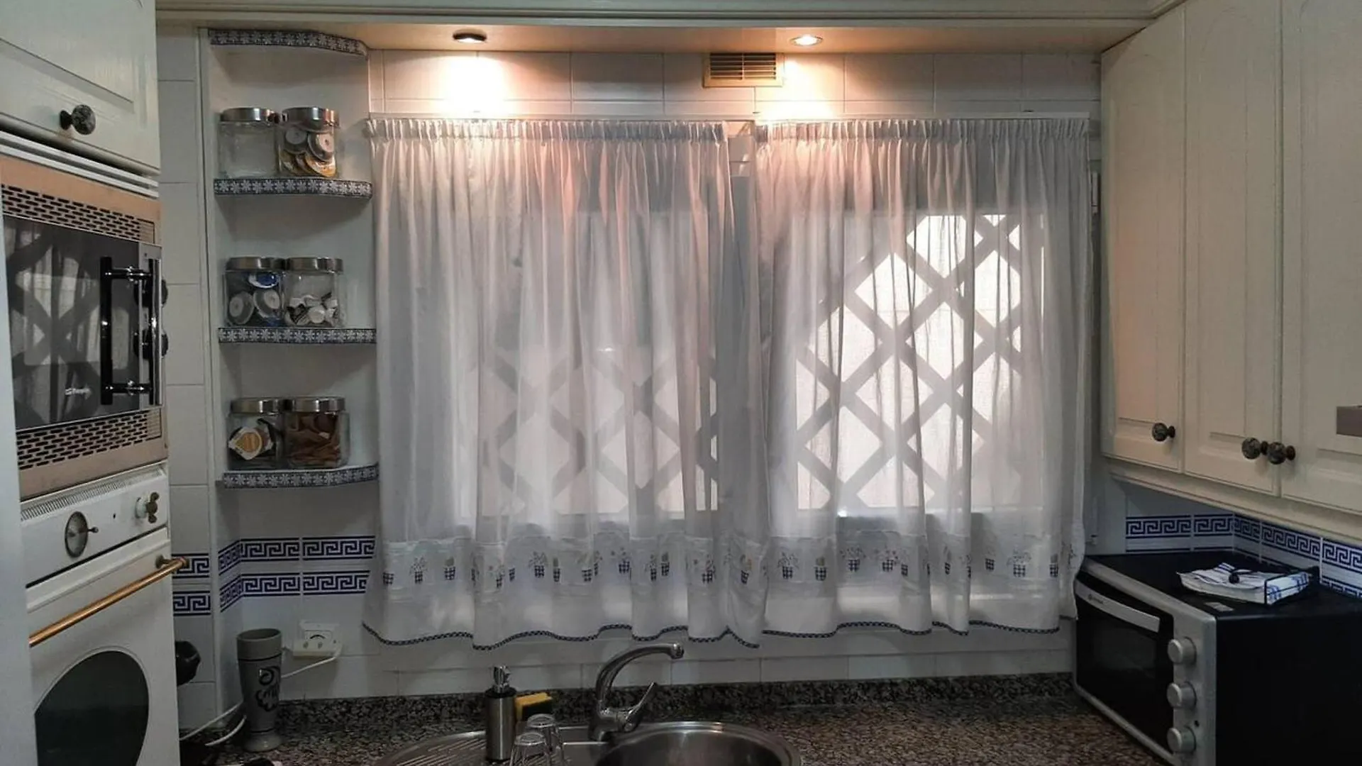 Charming Apartment In Cadiz Near The Beach 63 M² + Terrace
