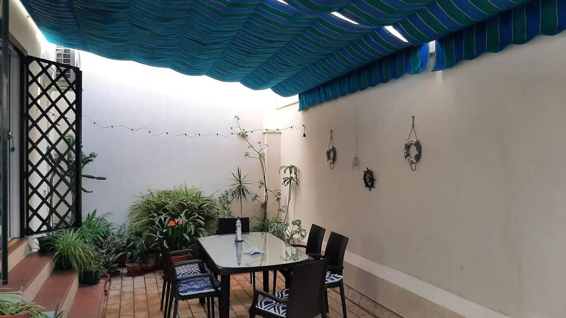 Charming Apartment In Cadiz Near The Beach 63 M² + Terrace