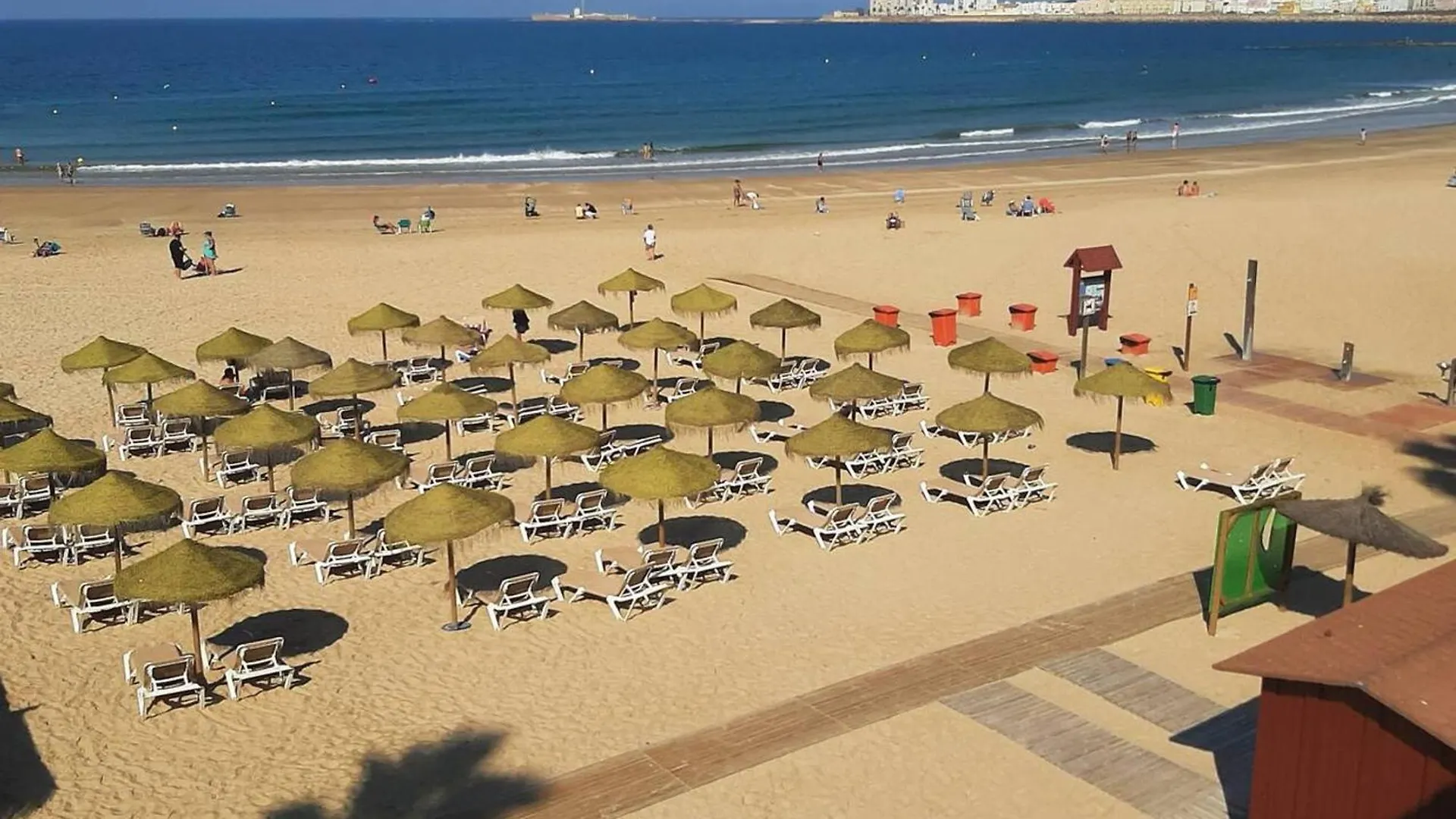 Charming Apartment In Cadiz Near The Beach 63 M² + Terrace Spain