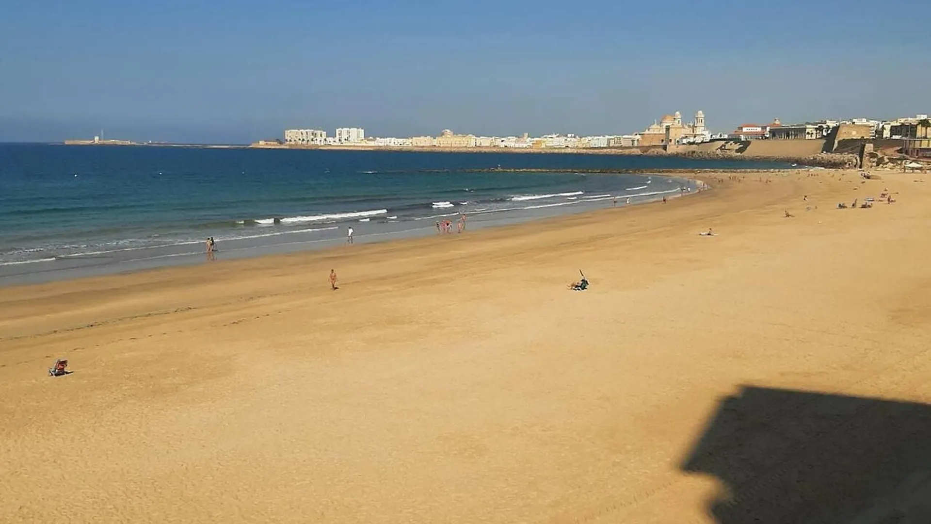 Charming Apartment In Cadiz Near The Beach 63 M² + Terrace